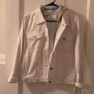 White denim jacket with grey detachable hood by Blanknyc